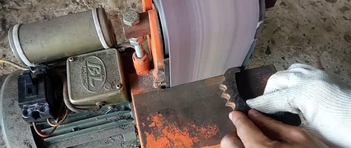 How to make a bearing and pulley puller from an old sprocket