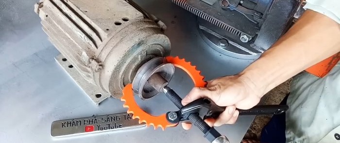 How to make a bearing and pulley puller from an old sprocket