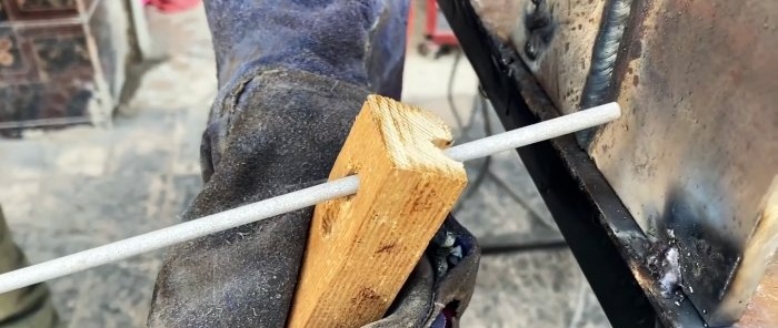 How to teach a novice welder to hold an electrode and make high-quality welds