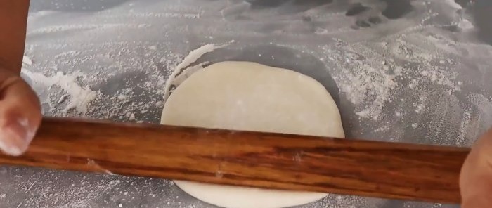 Meat multilayer envelopes made from flour and minced meat