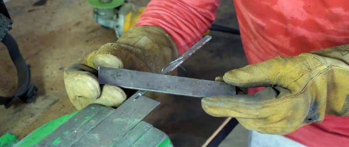 How to make a mechanized machine for weaving a chain-link mesh from scrap materials