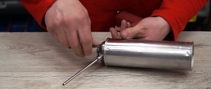 How to make a mini sandblaster using an aerosol can