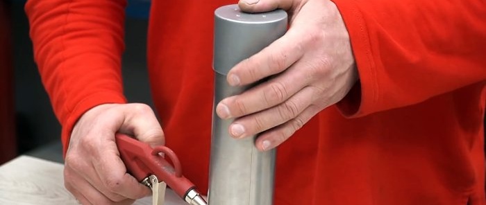 How to make a mini sandblaster using an aerosol can