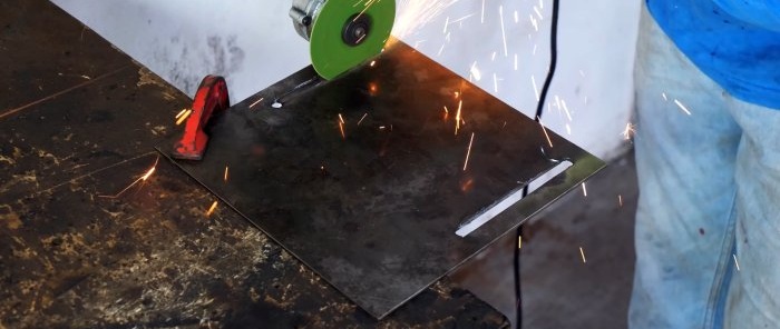 Attachment to an angle grinder for an even cut