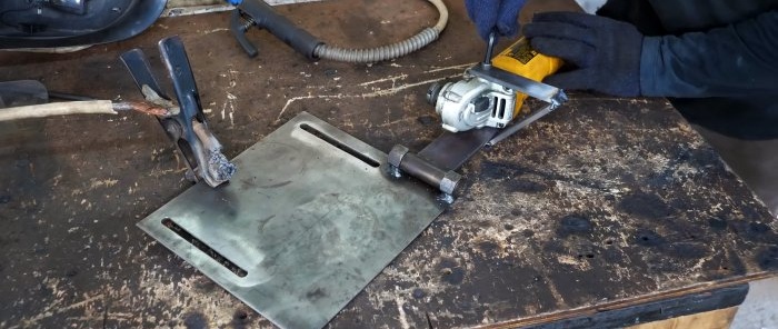 Attachment to an angle grinder for an even cut