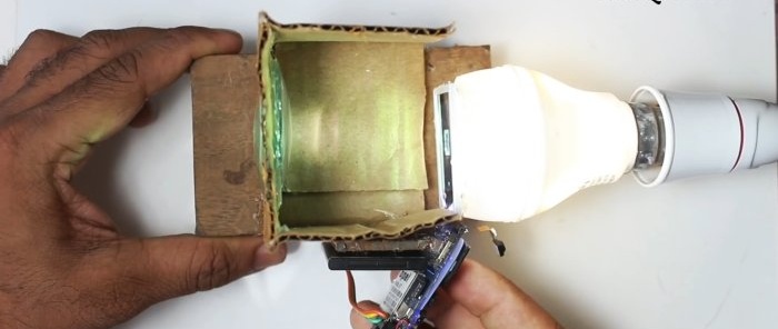 The idea of ​​using an old mobile phone or how to make a simple projector for watching videos