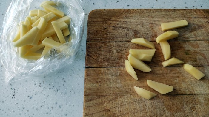 Healthy French fries in the oven