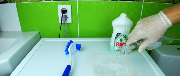 How to easily remove limescale from a toilet without special tools