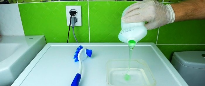 How to easily remove limescale from a toilet without special tools