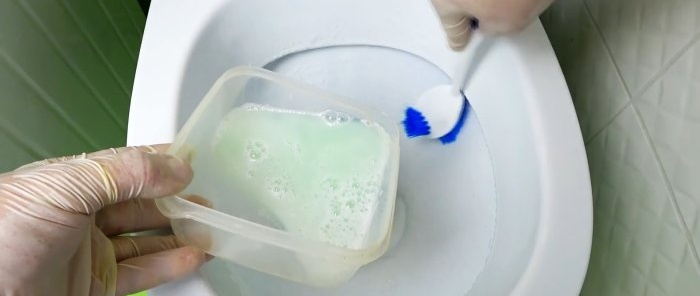 How to easily remove limescale from a toilet without special tools