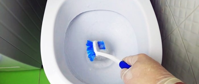 How to easily remove limescale from a toilet without special tools