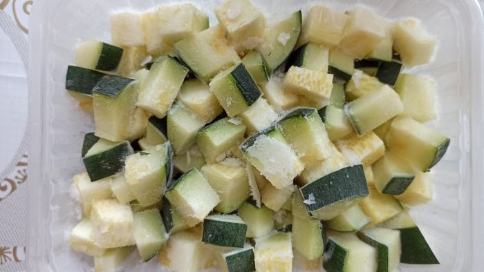 Freezing zucchini for the winter 4 ways