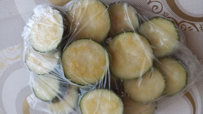 Freezing zucchini for the winter 4 ways