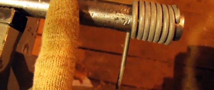 How to make a lead screw for a vice from a bar without a lathe