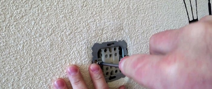 How to fix a fallen socket easily and quickly