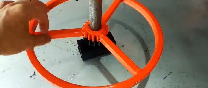 How to make a metal basket from rods using a hand tool