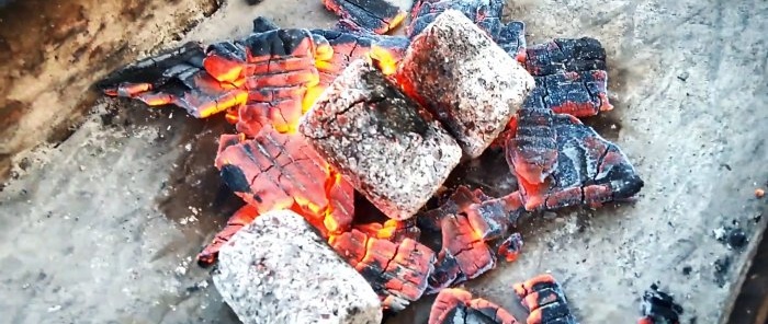 Come realizzare bricchette di carbone a lunga durata