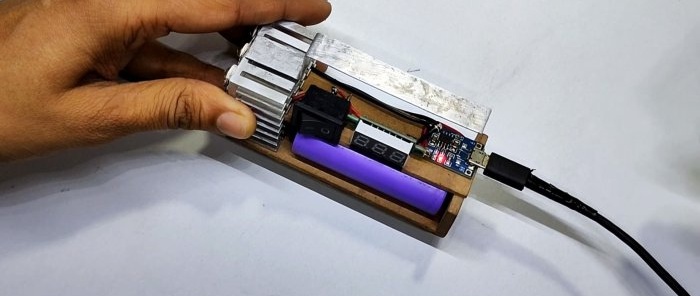 How to make a powerful 12W LED flashlight