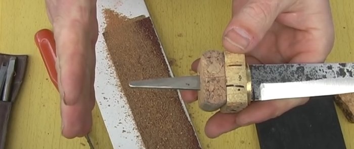 How to make a knife handle from corks