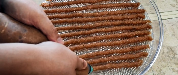 Delicious garlic sausages made from regular chicken fillet