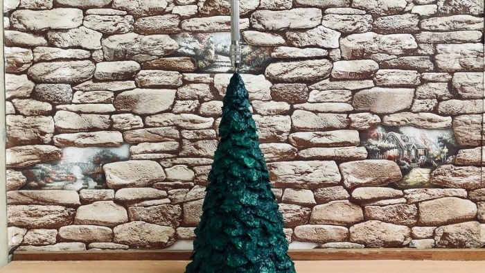 Christmas tree from egg packaging