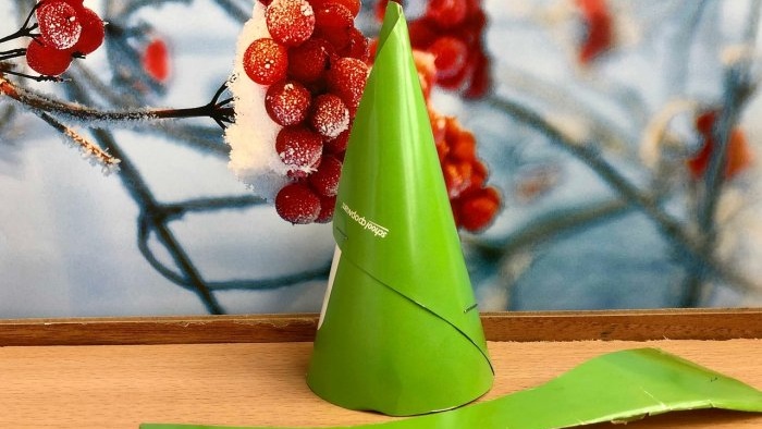 How to make a small and elegant Christmas tree