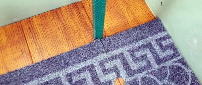 How to ideally surround a pipe with carpet or linoleum