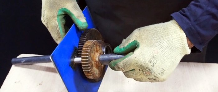 How to make a winch from available materials