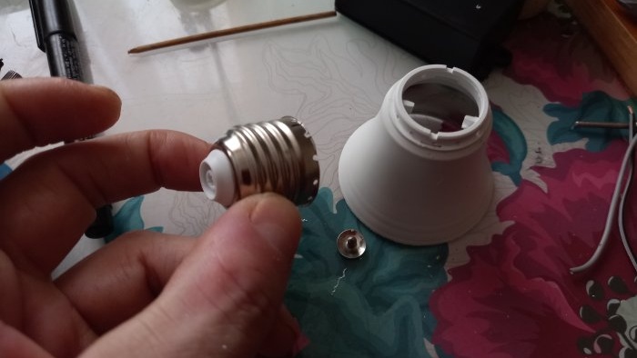 How to make a socket for a room lamp with a 220V remote control