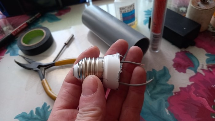 How to make a socket for a room lamp with a 220V remote control