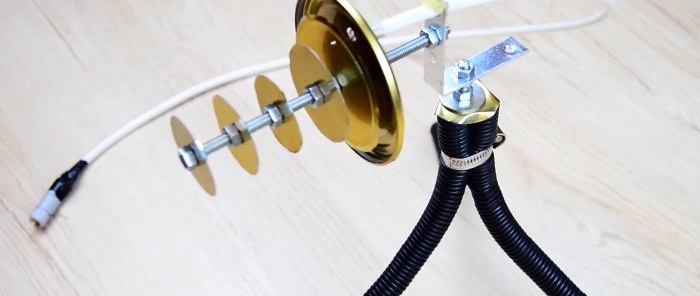 Long-range Wi-Fi antenna made from affordable materials