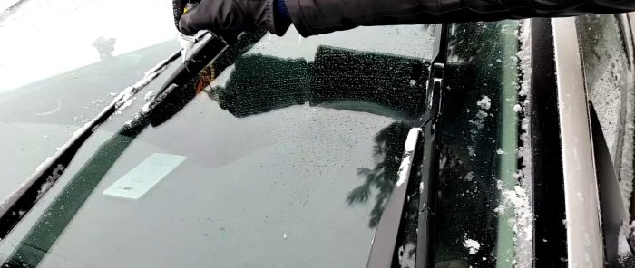 Cheap anti-ice from snow and ice adhesion