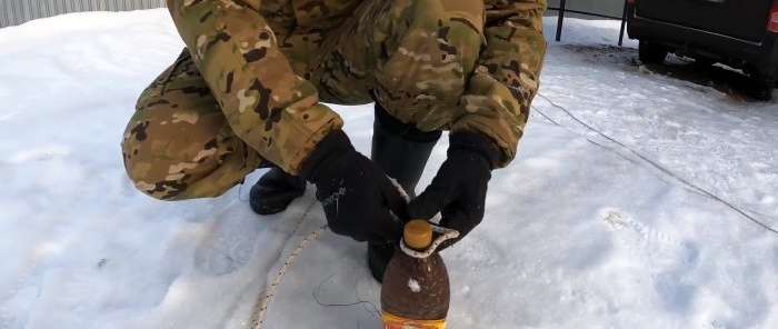 How to clear snow from a high roof with an ordinary rope alone