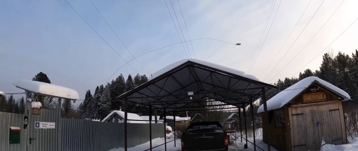 How to clear snow from a high roof with an ordinary rope alone