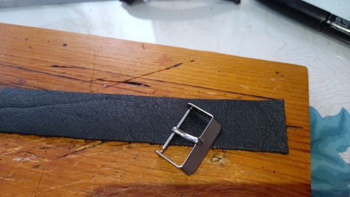 How to repair a broken watch strap