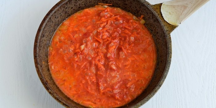 Capelin in tomato sauce