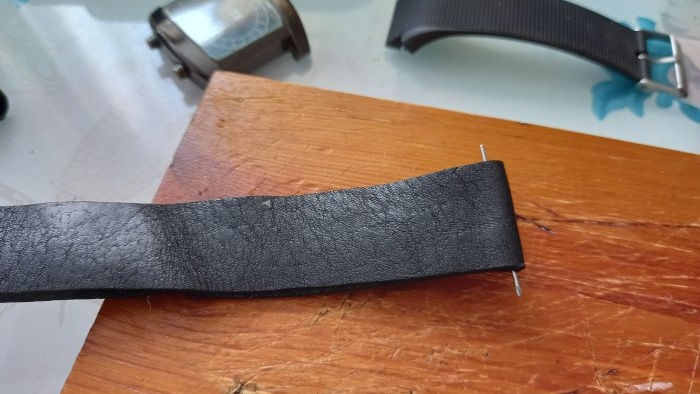 How to repair a broken watch strap