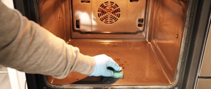 Cleaning the oven is an easy and effective way