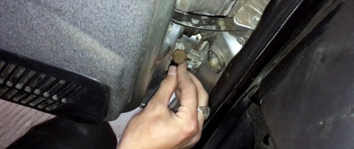 How to lift a sagging car door in a couple of minutes