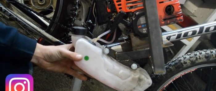 How to install a trimmer engine on a bicycle