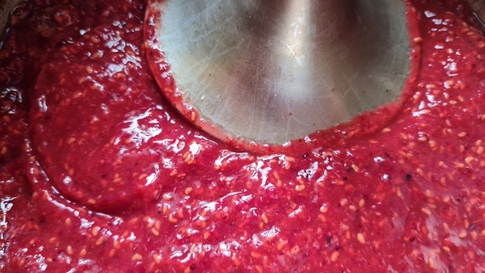 Raspberry jam without thickeners