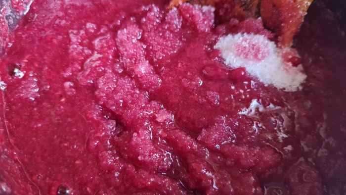 Raspberry jam without thickeners