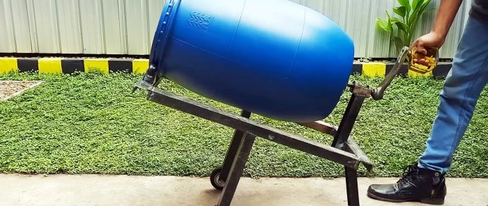 How to make a manual concrete mixer from a plastic barrel