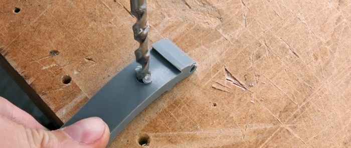 A penny device for easy cutting of PVC pipes