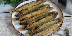 Crispy capelin breaded with corn flour