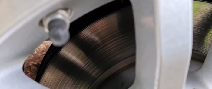 How to sharpen a brake disc without a lathe and even without dismantling