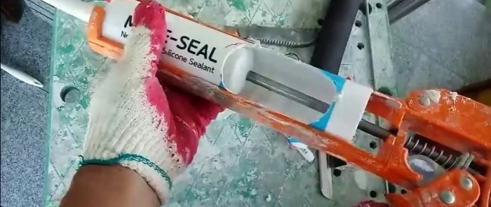 How to make a gun for quickly grouting tile joints