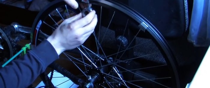 How to fix any figure eight on a bicycle wheel