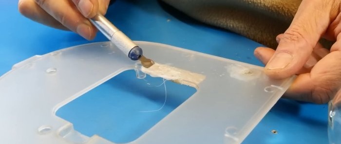 Liquid plastic Repairing plastics easily without glue and a soldering iron