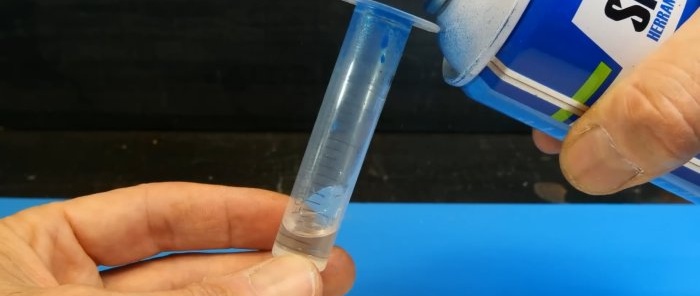 Liquid plastic Repairing plastics easily without glue and a soldering iron